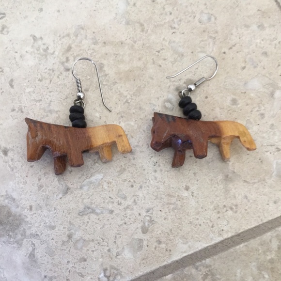 Jewelry - Natural carved Native American Wooden Horse 🐴 Earrings